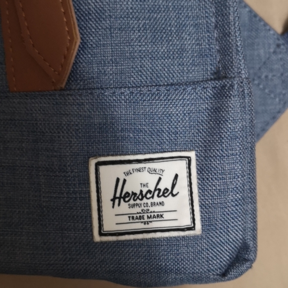 backpack - Picture 2 of 4